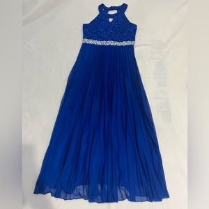 Sleeveless Cut-Out jeweled waist chiffon